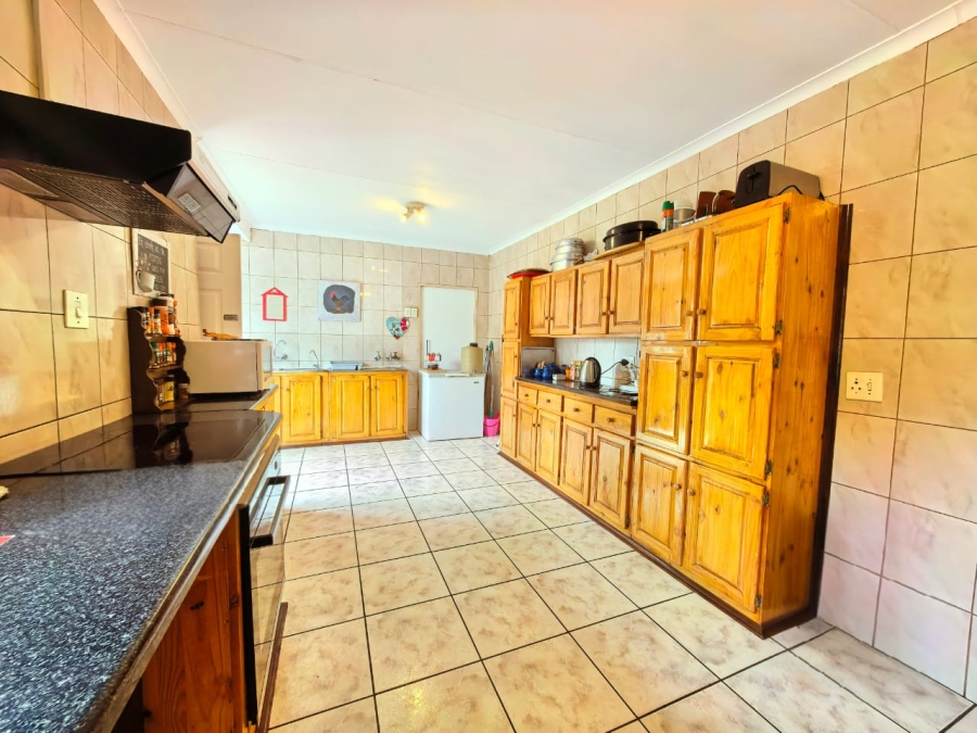 5 Bedroom Property for Sale in Vaalpark Free State